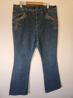Roz & Ali Embroidered Bootcut Jeans Mid Rise Slight Flare Size 16 EUC Western